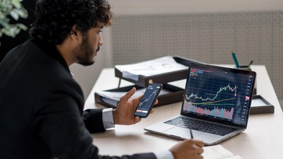 Giới đầu tư mạnh tay mua cổ phiếu khi giá dầu hạ nhiệt