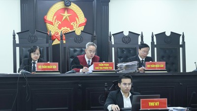 Hội đồng xét xử sơ thẩm vụ án liên quan Công ty Vàng Việt Nam, Công ty Vàng bạc Hoàn Huế.