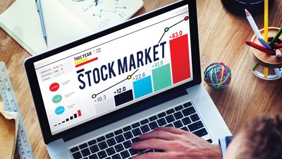 “Tám” cùng chứng sĩ...