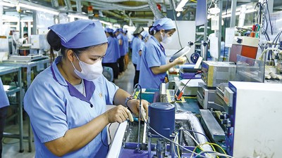 Xu hướng FDI vào Việt Nam vẫn rất tích cực, nhưng cạnh tranh thu hút FDI ngày càng gay gắt hơn. Ảnh: Đức Thanh