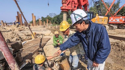 Thi công xây dựng Dự án cầu Tứ Liên - TP.Hà Nội