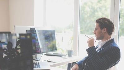 Giới đầu tư duy trì lực bán do căng thẳng tại Trung Đông