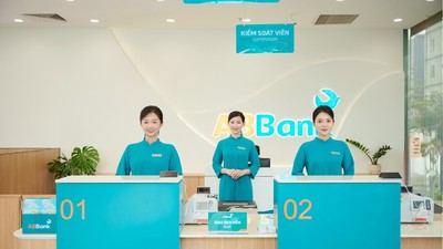 Không gian giao dịch mới của ABBank được thiết kế theo hướng mở, đồng bộ nhận diện thương hiệu và tối ưu trải nghiệm khách hàng.