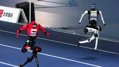 Các robot thi tài tại Đại hội Robot hình người thế giới.