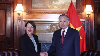 Tổng Bí thư, Chủ tịch nước Tô Lâm tiếp bà Sarah A. Soule, Hiệu trưởng Trường kinh doanh Stanford, thuộc Đại học Stanford. (Ảnh: Thống Nhất/TTXVN)