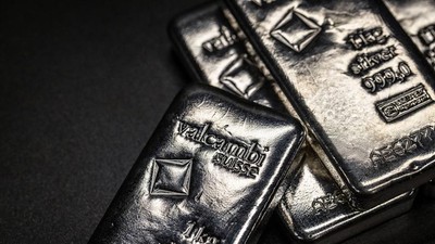 Giá bạc tăng vọt nhờ Trung Quốc mua mạnh và nguồn cung eo hẹp