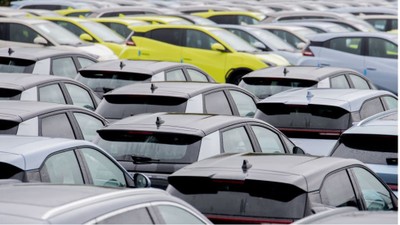 Cú sốc dầu mỏ mở ra cơ hội cho ngành xe điện Trung Quốc