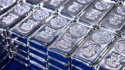Thị trường bạc đối mặt áp lực khi nhu cầu suy yếu