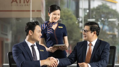 Dragon Capital, KIM, Hanwha Life, Vina Capital và hàng loạt quỹ lớn tham gia rót vốn vào SHB