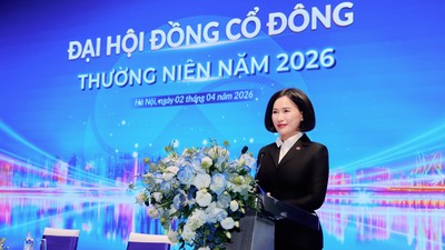 Bà Bùi Thị Thanh Hương, Chủ tịch NCB phát biểu tại Đại hội cổ đông