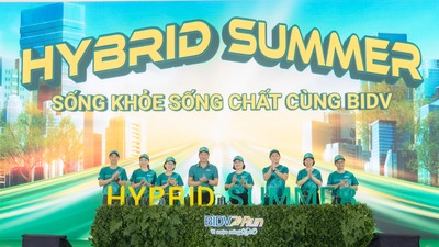 Đại diện Lãnh đạo BIDV và khách mời khởi động chiến dịch Hybrid Summer và giải chạy BIDV Run - Vì cuộc sống Xanh 2026