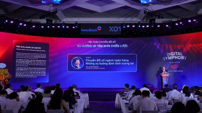 Chuyên gia Guillaume de Gantès trình bày keynote về chủ đề: “Chuyển đổi số ngành ngân hàng - Những xu hướng định hình tương lai”