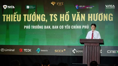 Thiếu tướng, TS. Hồ Văn Hương, Phó trưởng ban Ban Cơ yếu Chính phủ phát biểu tại Vietnam RWA Summit 2026