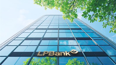 LPBank (LPB) báo lãi gần 6.000 tỷ đồng, thu ngoài lãi tăng 33% sau 6 tháng đầu năm 2026
