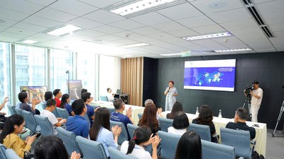 Bà Trịnh Như Quỳnh, Giám đốc Đối ngoại, Marketing và Thương hiệu, Standard Chartered Việt Nam chia sẻ tại Sự kiện
