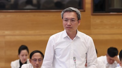 Thiếu tướng Nguyễn Quốc Toản thông tin về công tác đấu tranh với tội phạm lừa đảo 'hợp đồng kỳ nghỉ" tại họp báo Chính phủ trưa 4/7.