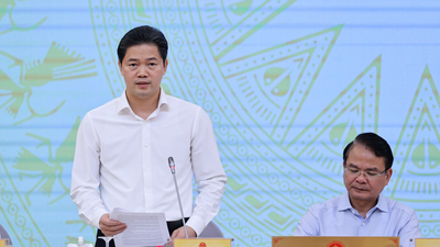 Thứ trưởng Bộ Y tế Vũ Mạnh Hà trả lời báo chí tại Họp báo Chính phủ trưa 3/10.