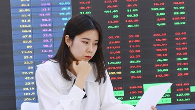 Cổ phiếu bất động sản hồi phục: Kỳ vọng lãi suất và định giá thấp hỗ trợ