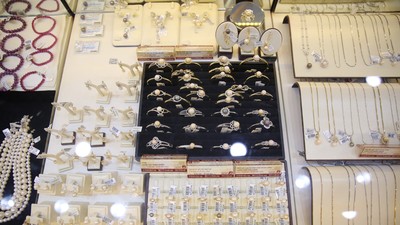 Giá vàng hôm nay ngày 18/4: Giá vàng tăng vọt