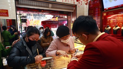 Giá vàng hôm nay ngày 31/12: Giá vàng trong nước biến động ngược chiều 