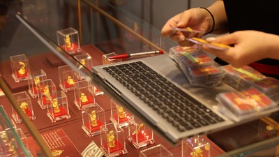 Giá vàng hôm nay ngày 14/3: Vàng giảm mạnh, "mất" mốc 180 triệu đồng/lượng