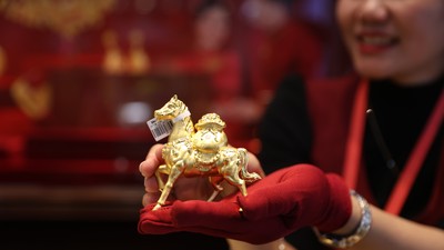 Giá vàng hôm nay ngày 3/3: Vàng điều chỉnh khi "leo" lên mốc 190 triệu đồng/lượng