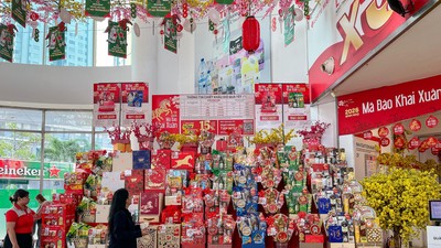 Không khí mua sắm Tết đang tràn ngập tại các hệ thống siêu thị