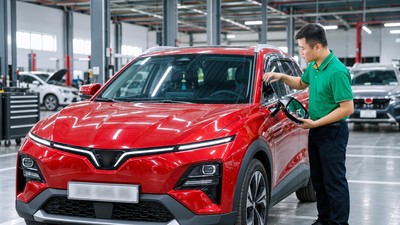 DBV ra mắt bảo hiểm ô tô điện, bảo vệ cả pin và rủi ro sạc