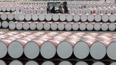 Giá dầu tăng, thị trường đối mặt rủi ro vĩ mô