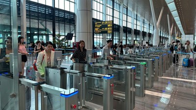 Hoạt động khai thác của ACV tại Nhà ga T3, Cảng hàng không quốc tế Tân Sơn Nhất trong dịp Tết dương lịch 2026. 