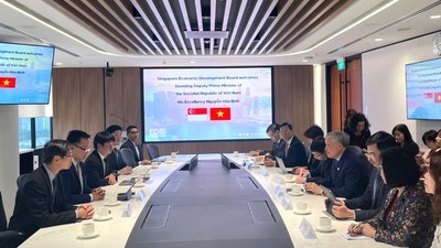 Việt Nam chào đón các nhà đầu tư Singapore hợp tác xây dựng trung tâm tài chính 