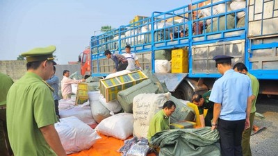 Đẩy mạnh cao điểm đấu tranh ngăn chặn, đẩy lùi tình trạng buôn lậu, gian lận thương mại, hàng giả.