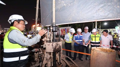 Tuyến Metro số 2 TP.HCM tăng tốc thi công trong đêm ngay sau lễ khởi công 