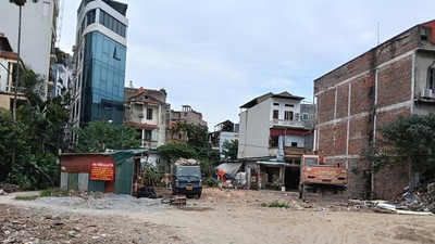 Đoạn Cầu Giấy - Khu đô thị Dịch Vọng 0,42km của Dự án đường Vành đai 2,5 đang được triển khai. Ảnh: Trần Nam