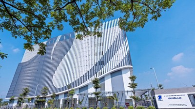 VNPT IDC Hòa Lạc có tổng diện tích sử dụng lên tới 23.000 m2 sàn, có quy mô đến 2.000 tủ racks.