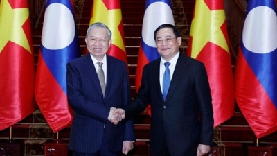 Tổng Bí thư Tô Lâm hội kiến Thủ tướng Chính phủ Lào Sonexay Siphandone. Ảnh: Thống Nhất/TTXVN