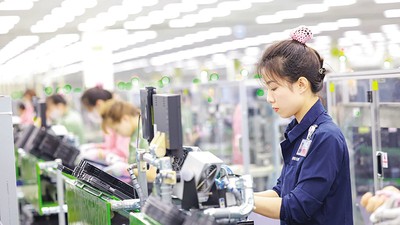 Năm 2026, dự báo thu hút FDI vẫn tích cực. Trong ảnh: Sản xuất tại Samsung - một trong những nhà đầu tư lớn tại Việt Nam. Ảnh: Đức Thanh 