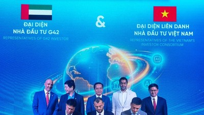 Lễ ký kết có sự chứng kiến của Chủ tịch UBND TP.HCM Nguyễn Văn Được và lãnh đạo Thành phố - Ảnh: T.T