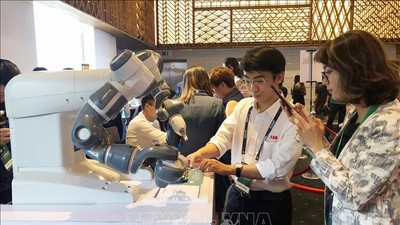 Doanh nghiệp giới thiệu công nghệ AI (Trí tuệ nhân tạo). 