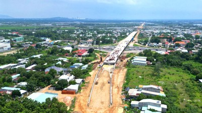 Dự án đường 991B chậm tiến độ do vướng giải phóng mặt bằng - Ảnh: Đ.K