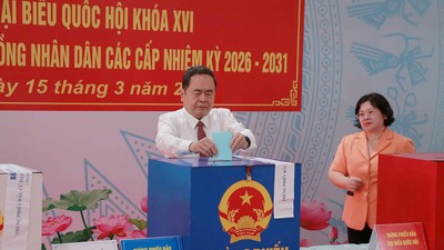 [Ảnh] Chủ tịch Quốc hội Trần Thanh Mẫn tham dự, bỏ phiếu bầu cử tại xã Hóc Môn, TP.HCM 