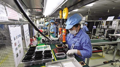 Dòng vốn FDI vào Việt Nam đang hướng mạnh vào các lĩnh vực có giá trị gia tăng cao như sản xuất công nghệ, điện tử… Ảnh: Đức Thanh