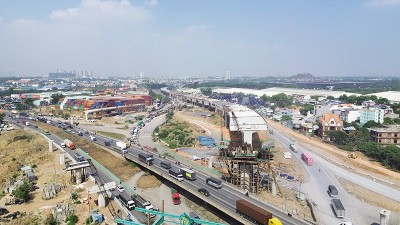 Dự án đường Vành đai 3 TP.HCM đang được thi công gấp rút. Ảnh: Đức Thanh 