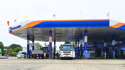 Các doanh nghiệp kinh doanh xăng dầu trên địa bàn tỉnh Quảng Trị sẽ triển khai kinh doanh xăng sinh học E10 tại cửa hàng bán lẻ xăng dầu từ ngày 1/6/2026. Ảnh: Trường Nhật