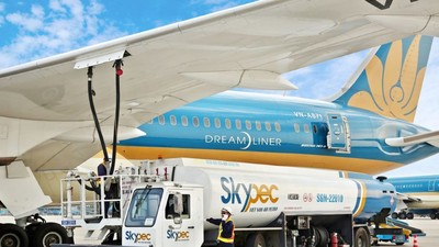 Cần sớm có giải pháp cấp bách để hỗ trợ hoạt động khai thác hàng không trước diễn biến bất lợi từ giá nhiên liệu Jet A-1.