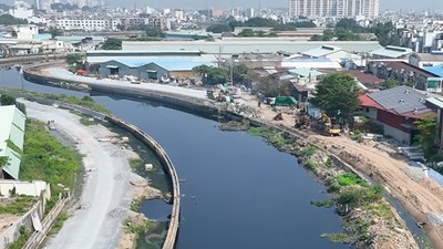 Một đoạn kênh Tham Lương - Bến Cát - Rạch Nước Lên đang thi công 