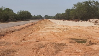 Dự án Quốc lộ 15D vẫn còn thiếu mặt bằng mặt bằng sạch để thi công đồng bộ 
