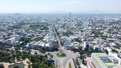 Chủ tịch Quảng Ngãi chỉ đạo tháo gỡ các điểm nghẽn, thúc đẩy tăng trưởng 