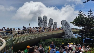 Từ đầu năm 2026 đến nay, Đà Nẵng ghi nhận mức tăng trưởng ấn tượng khi cả lượng khách và doanh thu đều tăng mạnh so với cùng kỳ năm 2025. Ảnh: Linh Đan 