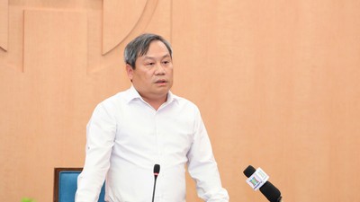 Chủ tịch UBND TP. Hà Nội Vũ Đại Thắng phát biểu tại cuộc họp.